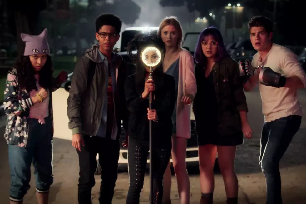 Marvel's Hulu 'Runaways' Fight Their Pride in First Full Trailer