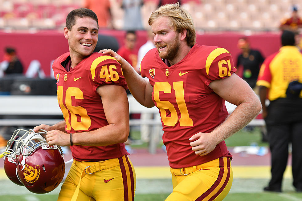 A Blind USC Football Player Had the Best ‘Bird Box’ Challenge Yet