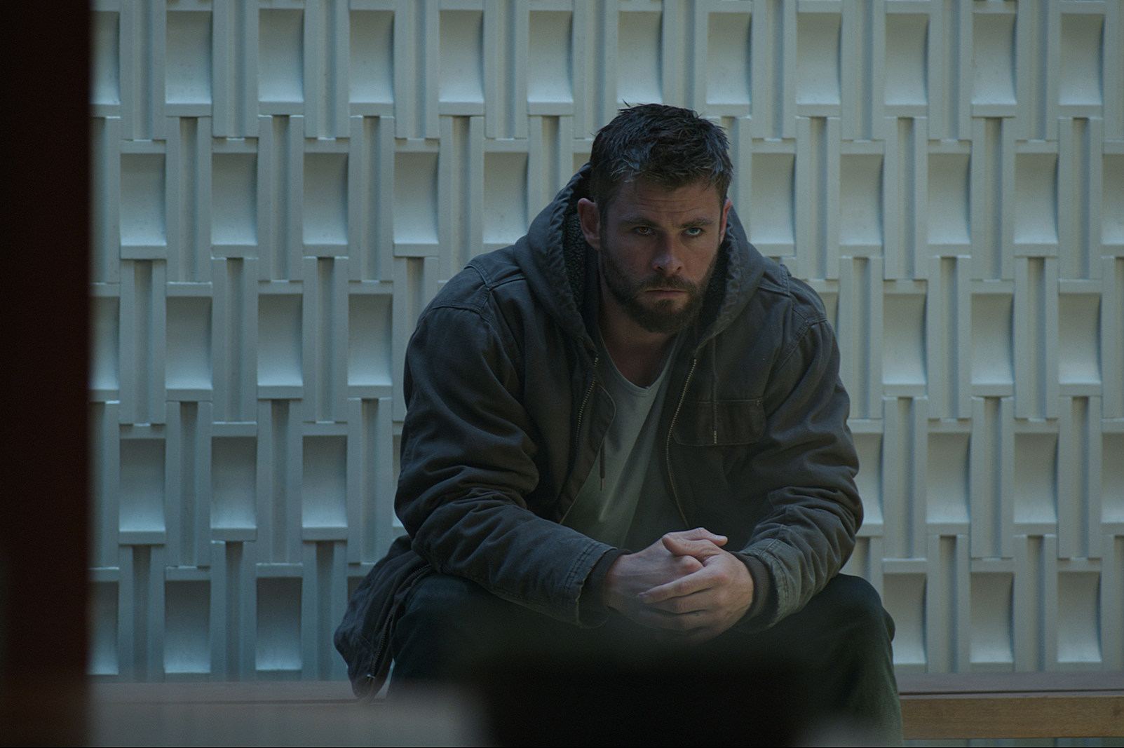 See Avengers Star Chris Hemsworth With Impressive Valhalla Thor
