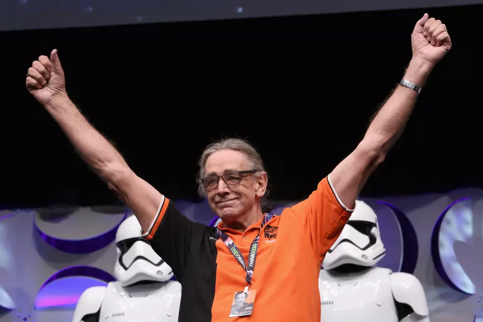 The Star Wars Cast and Crew Pay Tribute to Peter Mayhew