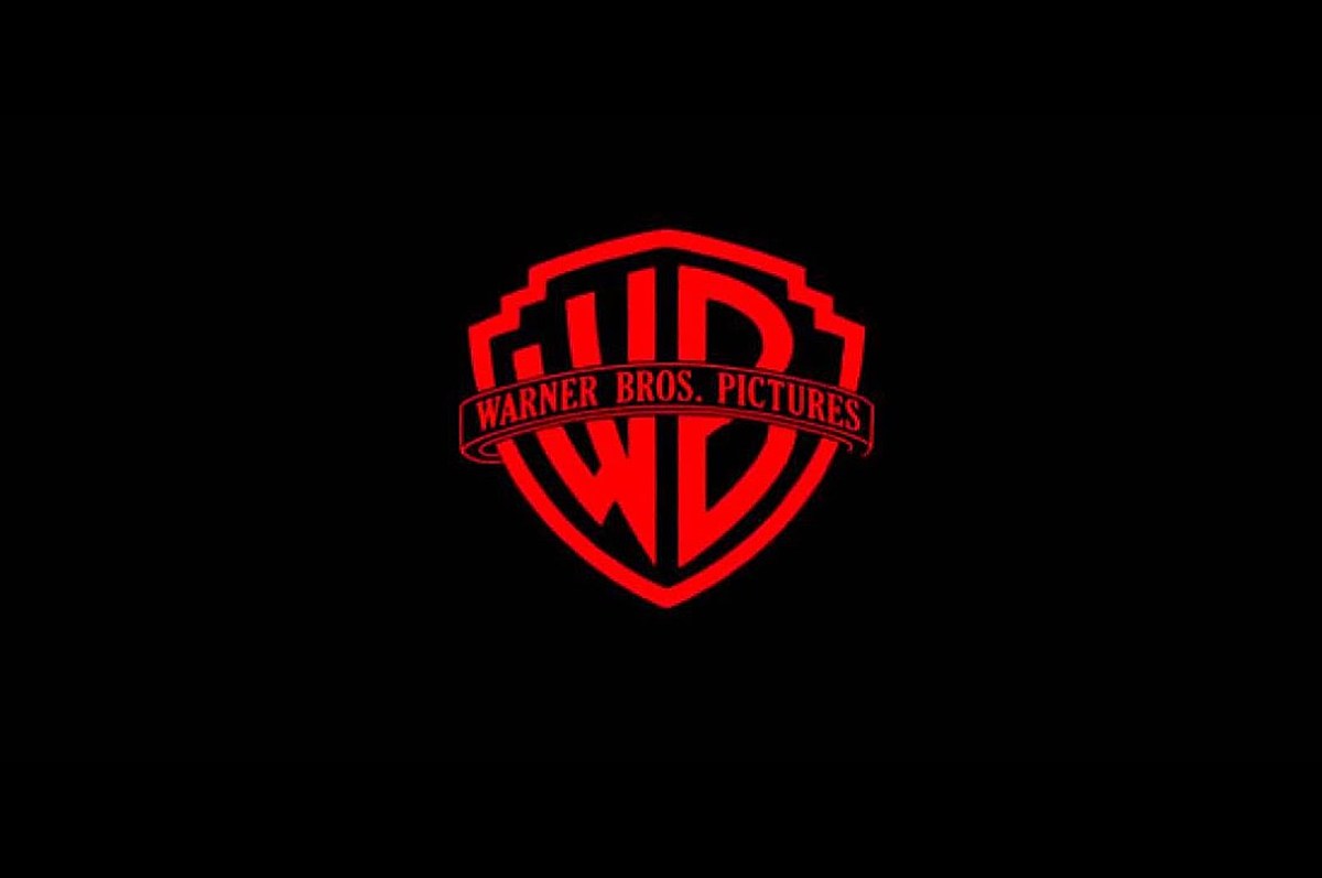 Am I the only one who noticed that? Warner bros Logo in the