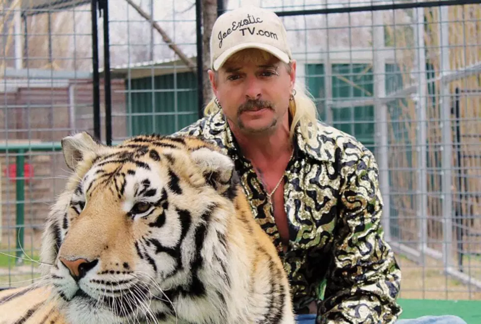 Tiger King S Joe Exotic Is Under Covid 19 Quarantine In Prison