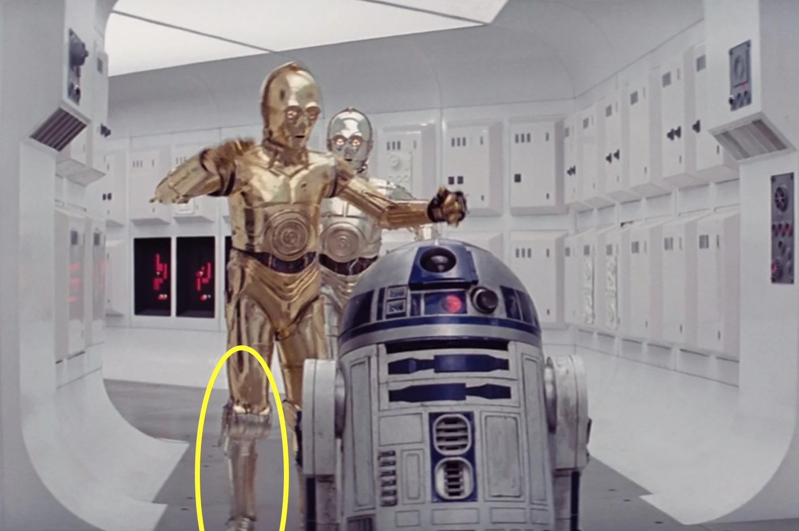 Wait, C-3PO Had a Silver Leg This Whole Time?