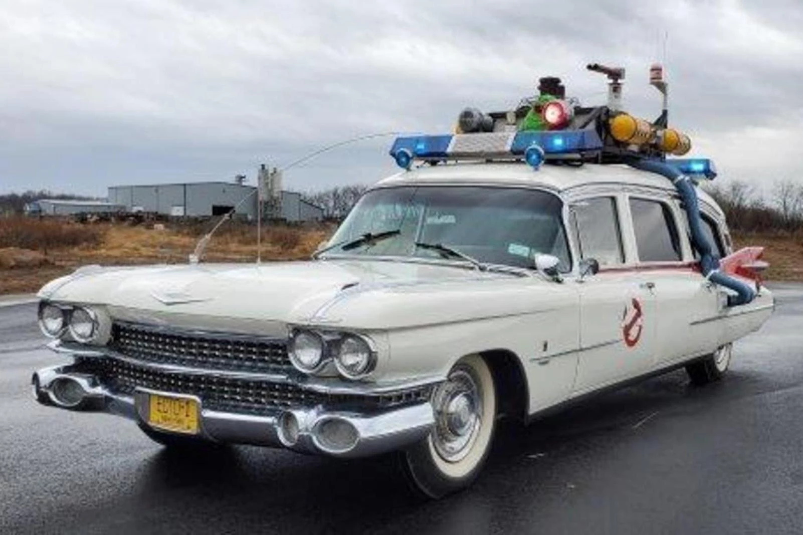 2016 ghostbusters car