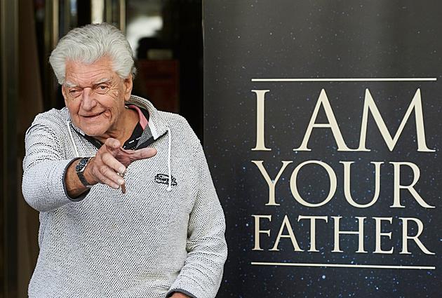 Mark Hamill, George Lucas, And More Pay Tribute To David Prowse