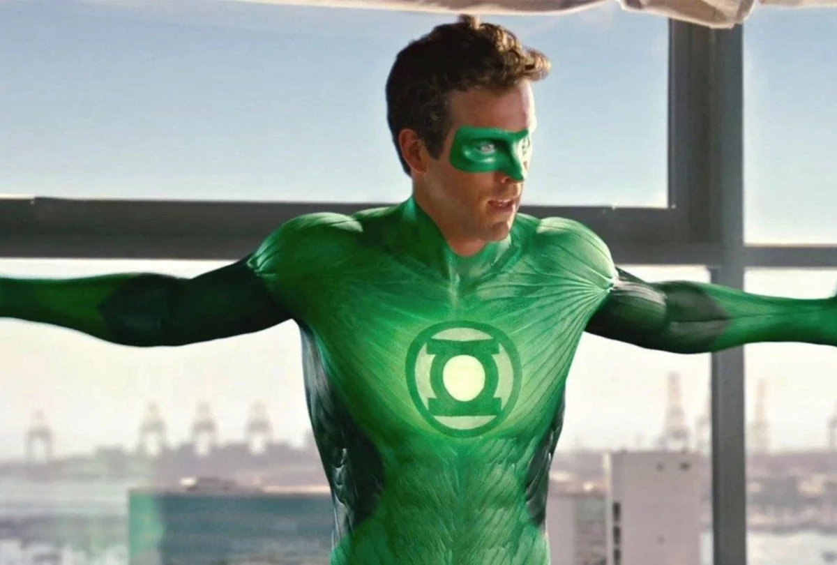 Семь зеленых людей. Зеленый фонарь (2011) Green Lantern. Райен Рейнольдс зеленый фонарь. Блейк Лайвли зеленый фонарь.