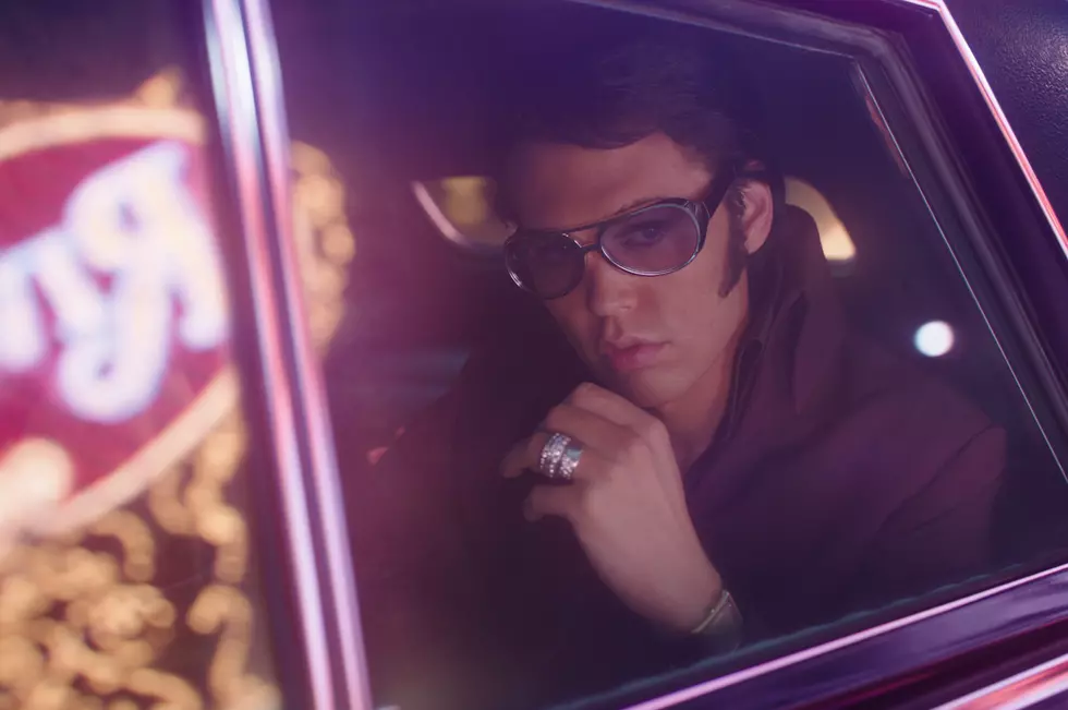 ‘Elvis’ Review: Baz Luhrmann Gets Caught in a Biopic Trap