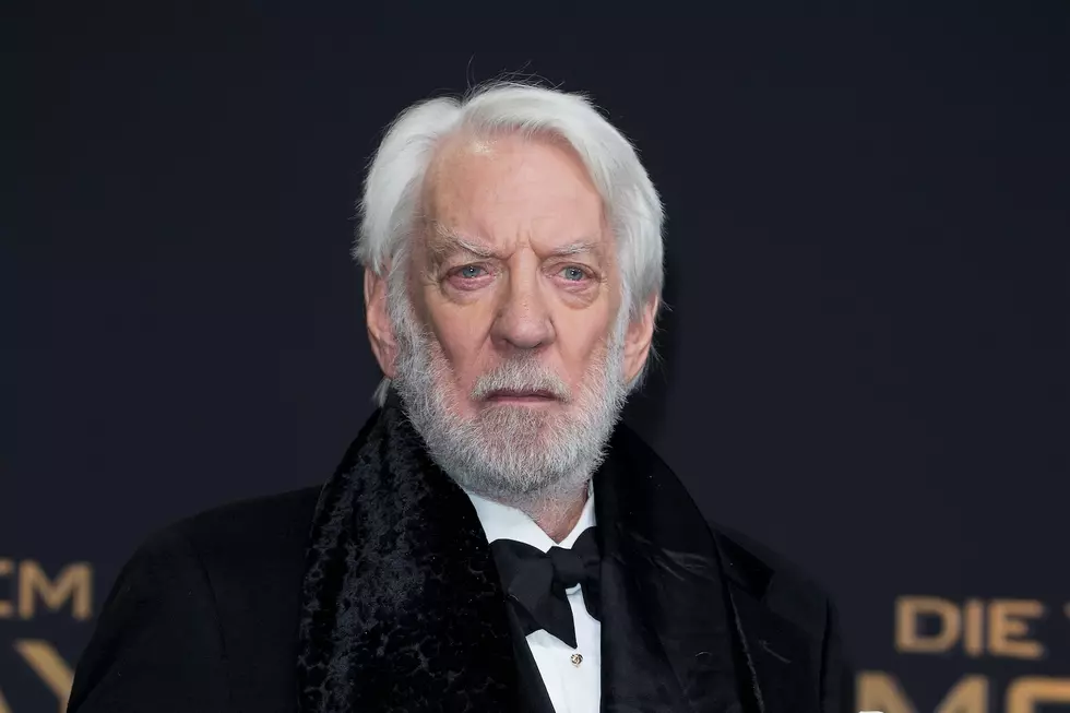 Donald Sutherland, Star of ‘MASH’ and ‘The Hunger Games,’ Dies at 88