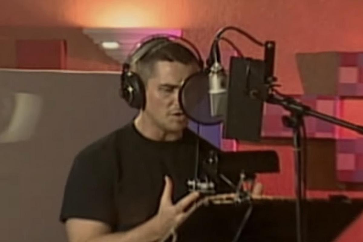 Watch the Batman Begins Cast Record Lines for the Video Game Watch the Batman Begins Cast Record Lines for the Video Game