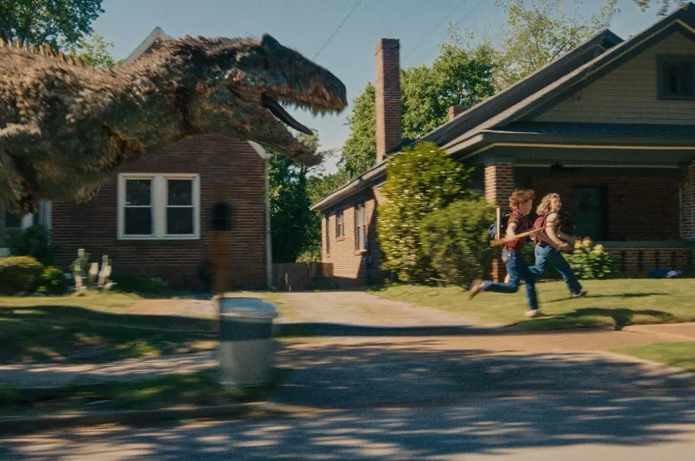 ‘The End of Oak Street’ Review: Welcome to … Jurassic Suburbs
