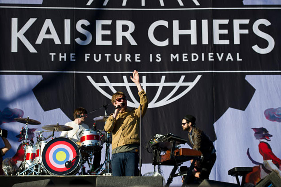 Kaiser Chiefs Give Fans Career-Spanning ‘Souvenir’ in June