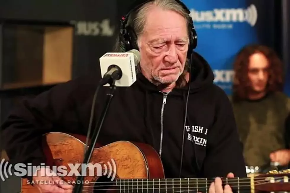 Willie Nelson Covers Pearl Jam&#8217;s &#8216;Just Breathe&#8217; [VIDEO]