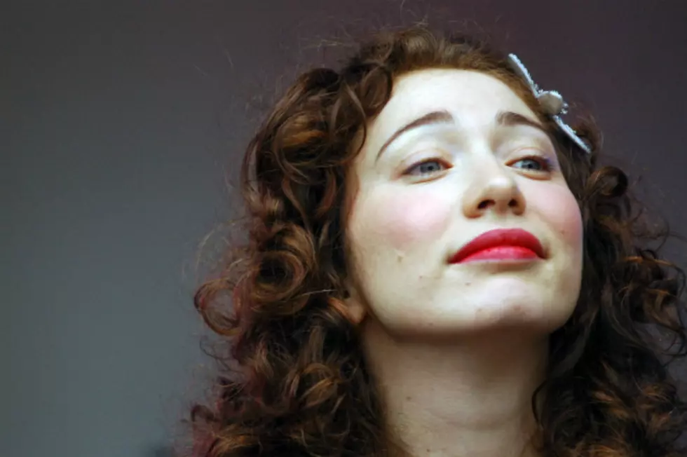 Regina Spektor Performs &#8216;All the Rowboats&#8217; on Letterman