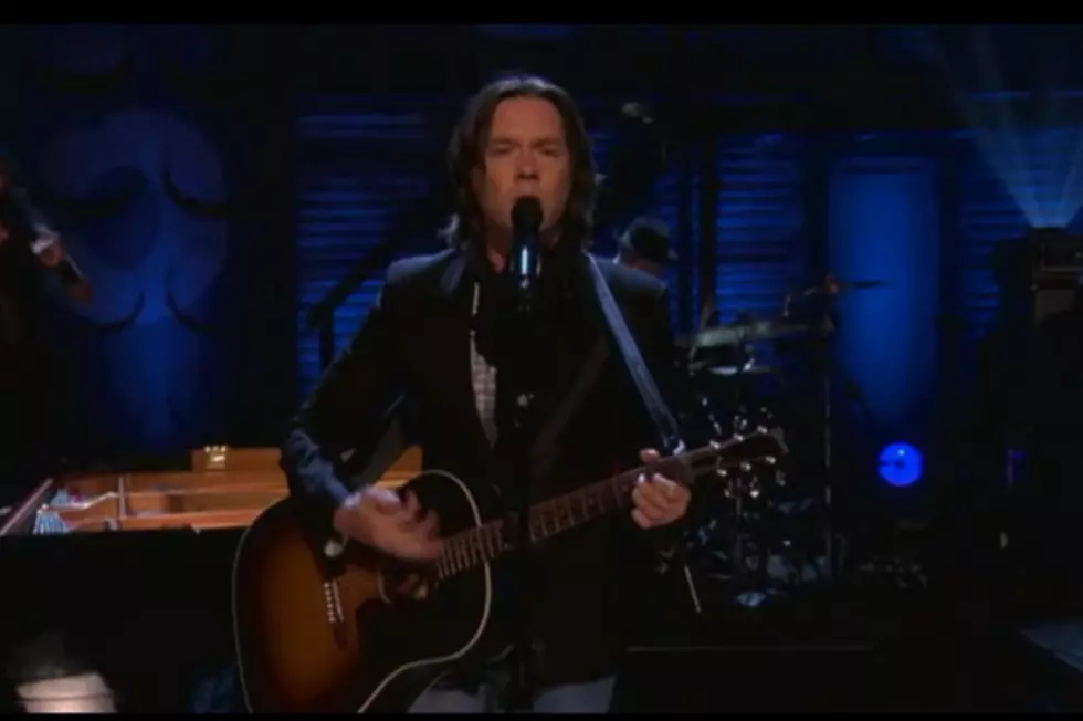 Rufus Wainwright Performs &#8216;Out of the Game&#8217; on &#8216;Conan&#8217;