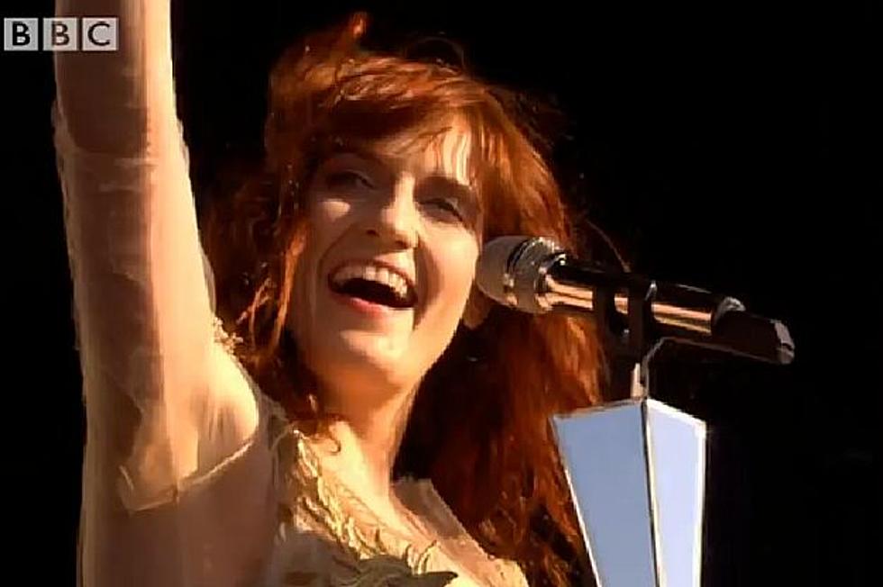 Florence + the Machine Give Goosebump-Inducing Performance of ‘Shake It Out’ at Hackney Weekend 2012