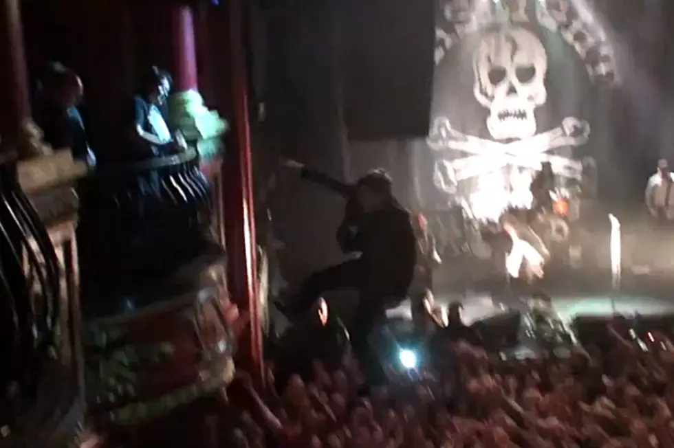 Gaslight Anthem Singer Takes Crazy Dive Into Crowd in London
