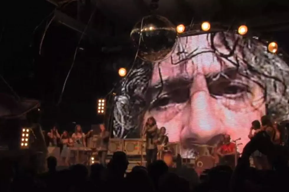 Flaming Lips Pay Tribute to Radiohead Stage Collapse Victims With ‘Knives Out’ Cover