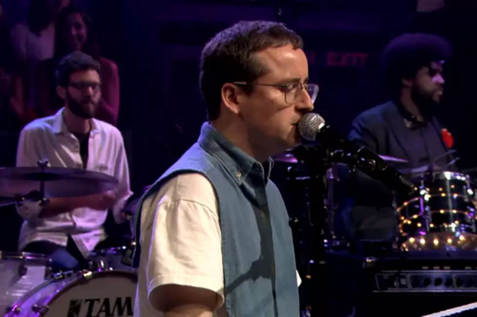 Hot Chip Rock ‘Jimmy Fallon’ With the Roots