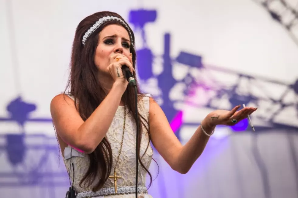 Songs From Lana Del Rey&#8217;s &#8216;Paradise Edition&#8217; of &#8216;Born to Die&#8217; Leak