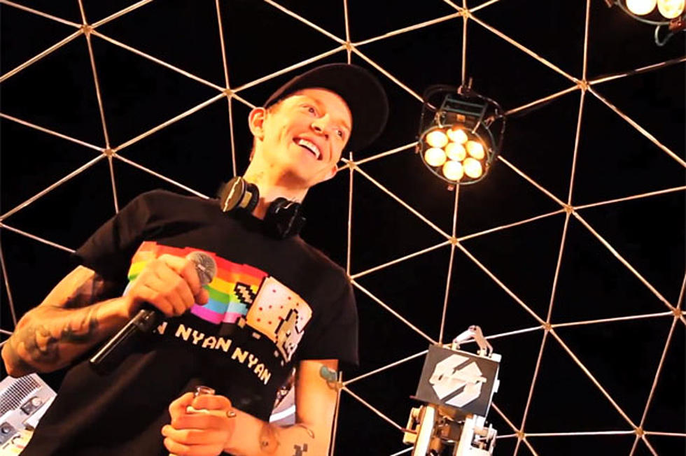 Watch a Behind-the-Scenes Clip From Deadmau5’s ‘Professional Griefers’ Video