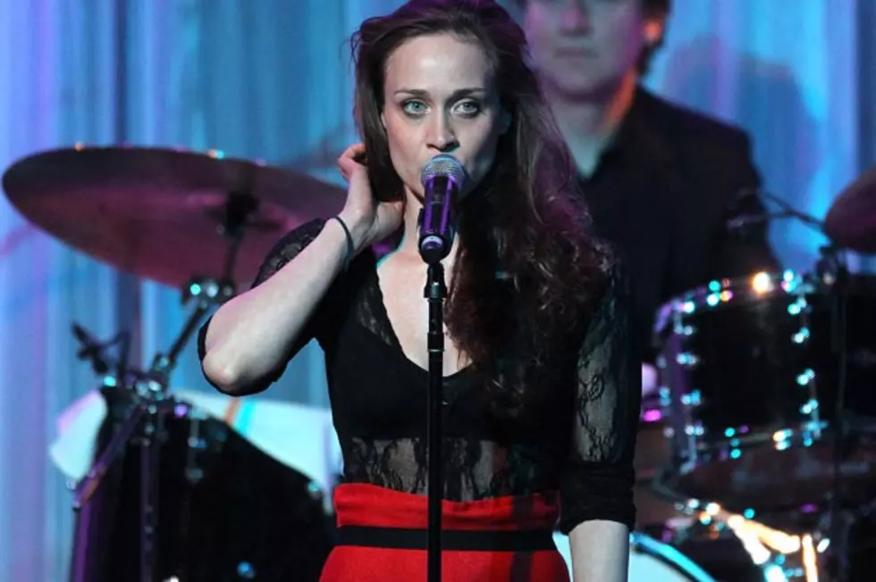 Fiona Apple &#8216;Apologizes&#8217; for Drug Bust During New Orleans Show [Watch]