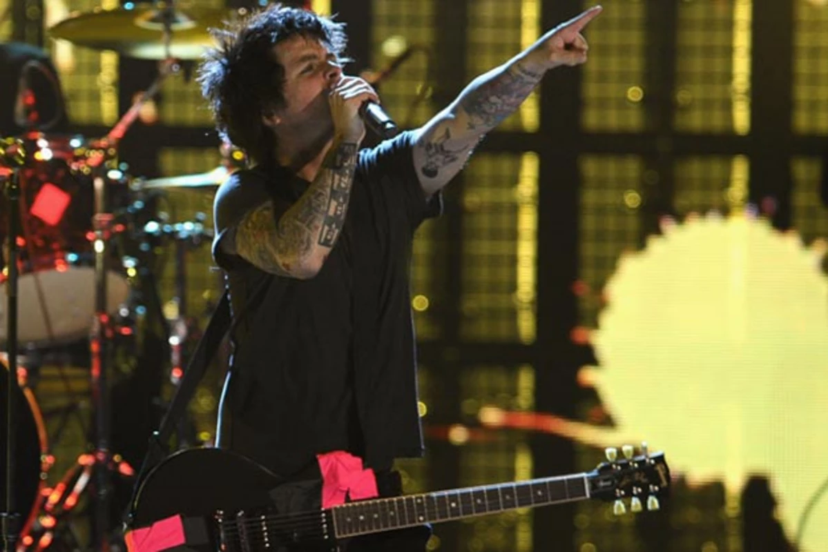 Green Day’s Billie Joe Armstrong Rants, Smashes Guitar at iHeart Radio