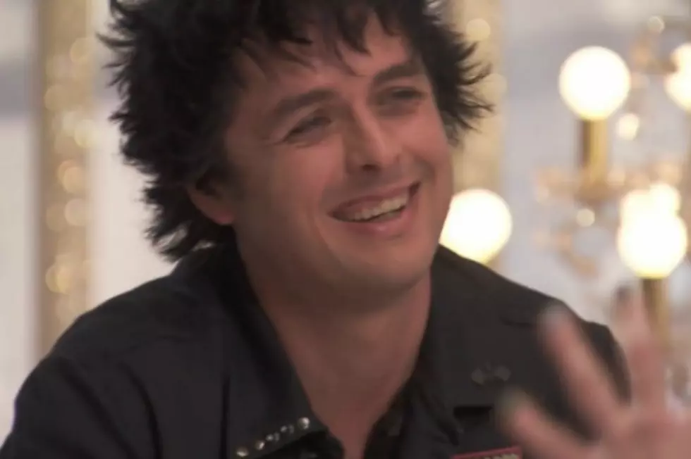 Green Day&#8217;s Billie Joe Armstrong Makes His First Appearance on &#8216;The Voice&#8217;