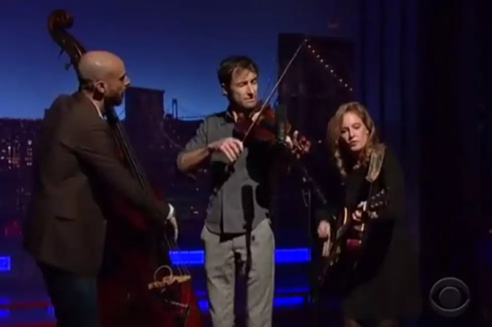 Andrew Bird Plays &#8216;Letterman,&#8217; Covers Townes Van Zandt for Sparse Audience