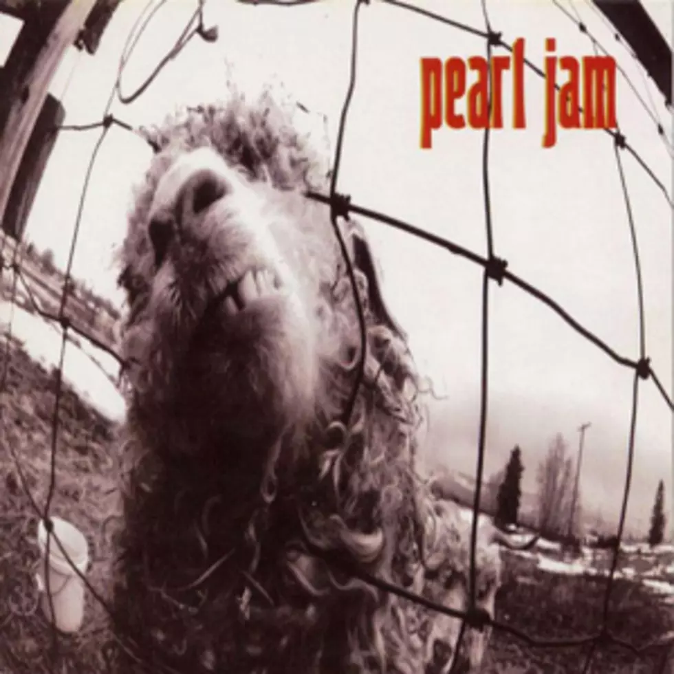 20 Years Ago: Pearl Jam&#8217;s &#8216;Vs.&#8217; Album Released