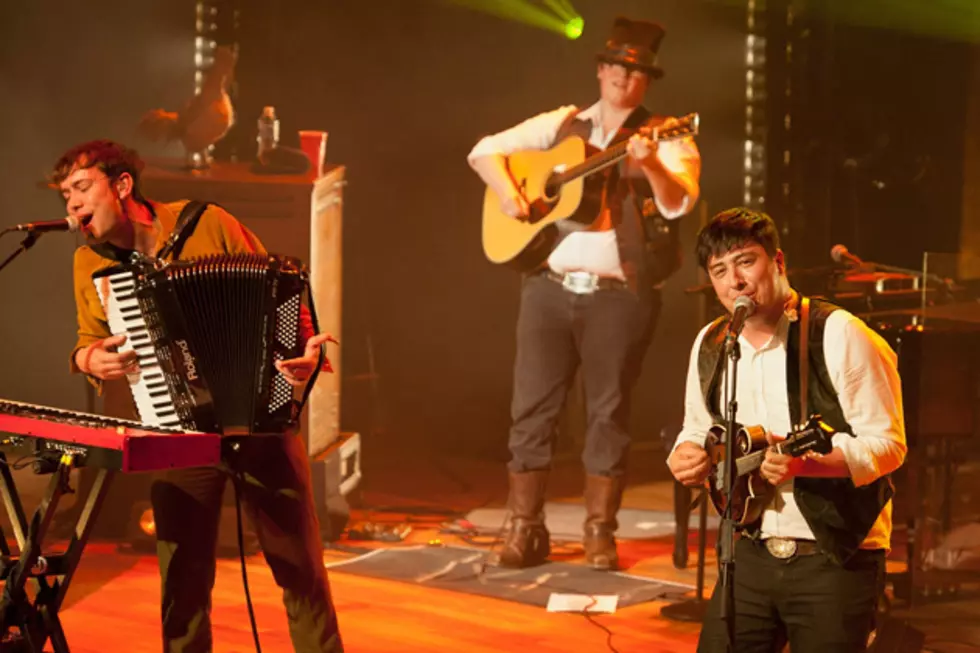 News Bits: Mumford and Sons Not a Christian Band, Jeff Mangum Rocks Against Wall St. + More