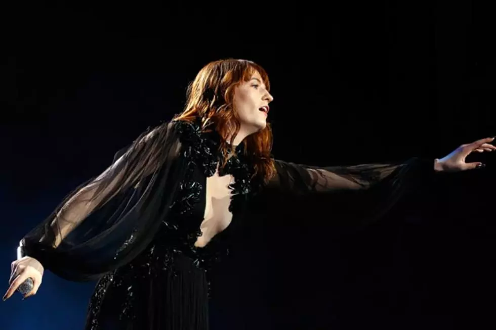 Florence Welch Breaks Up Fight at Show