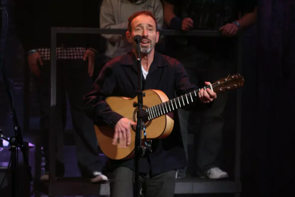 Jonathan Richman Takes the Good With the Bad, Dances Like a Kook at Brooklyn&#8217;s Bell House