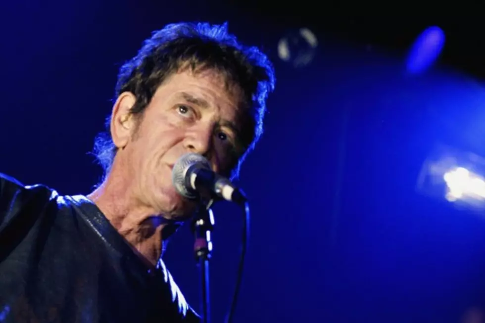News Bits: Lou Reed Surprises Fans in NYC + More