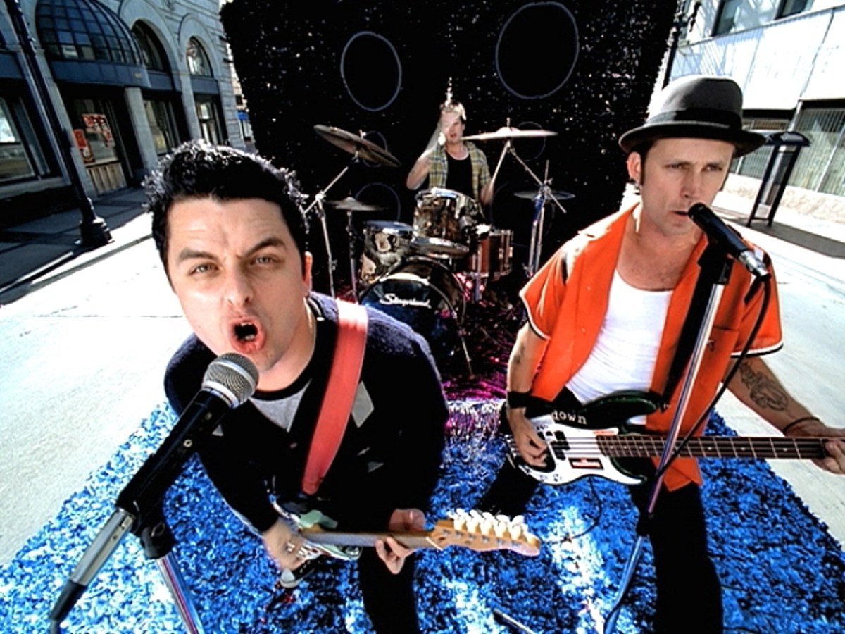 Рок 2000 лучшее слушать. Green Day. Green Day клипы. Рок 2000. Green Day Minority.