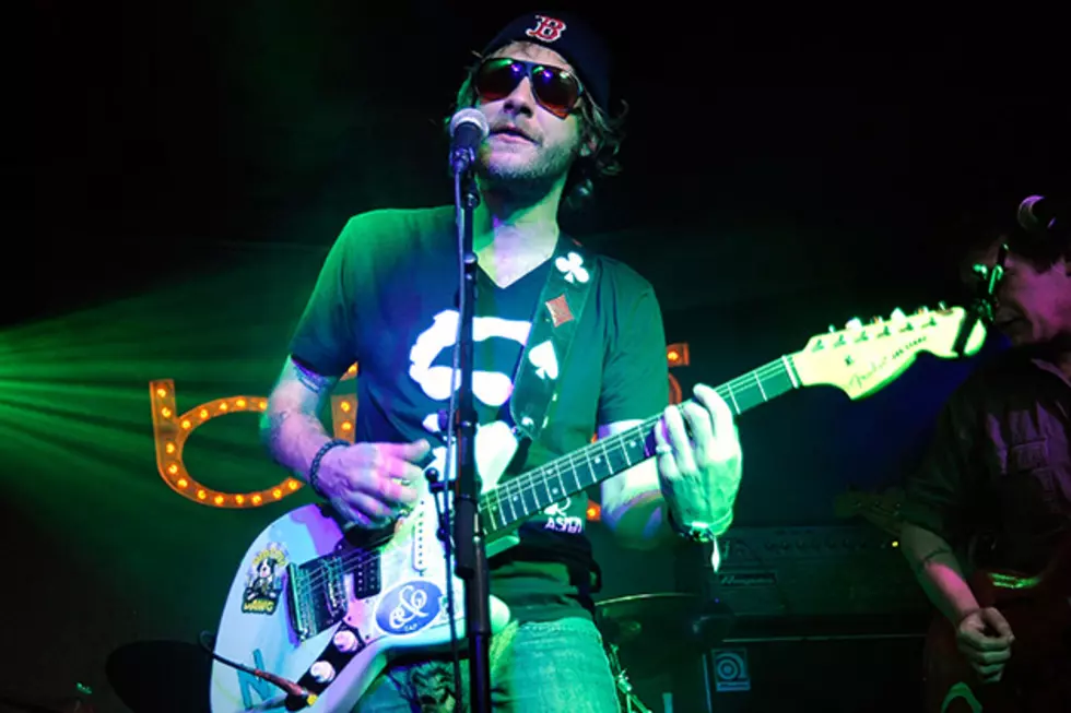 Deer Tick's John McCauley Discusses 'Negativity,' Nirvana + New Girlfriend Vanessa Carlton