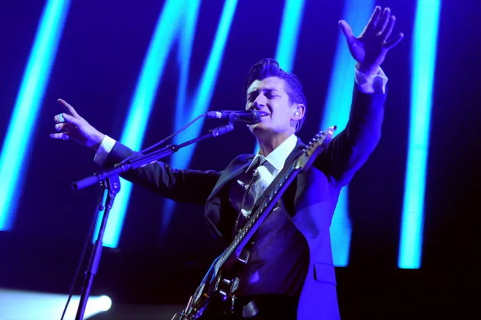 Arctic Monkeys Perform Acoustic Version of ‘Do I Wanna Know?’ [Video]
