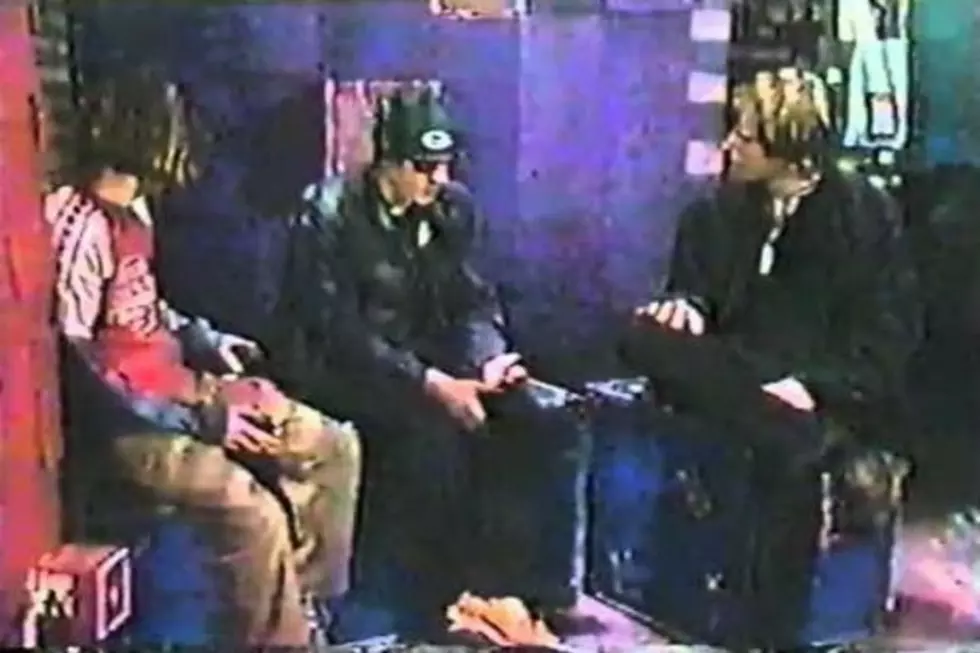From 1994: Beck, Thurston Moore and Mike D Perform on MTV [Video]