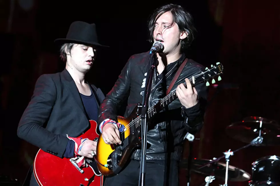 Watch the Libertines' Pete Doherty and Carl Barat Play a Song in the Street