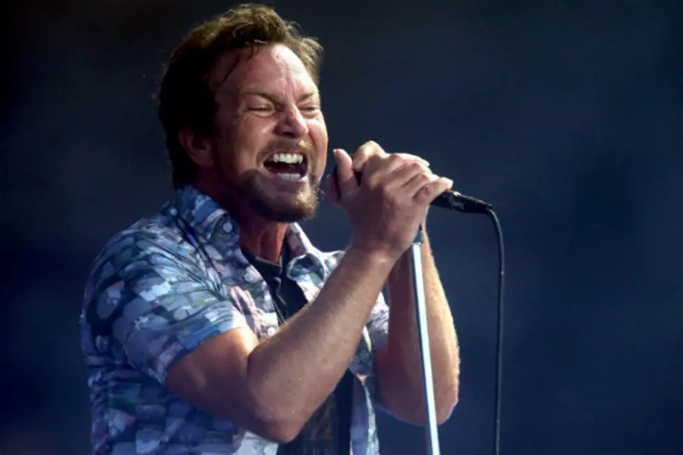 Free Beer & Hot Wings: Pearl Jam Covers ‘Let It Go’ From Disney’s ‘Frozen’ [Video]