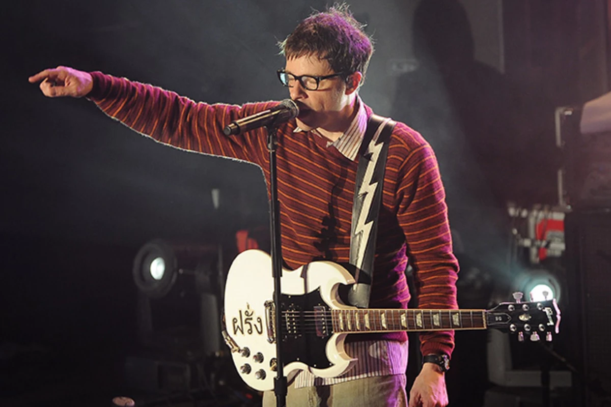 Weezer Plan to Perform Album FronttoBack on Intimate Club Tour
