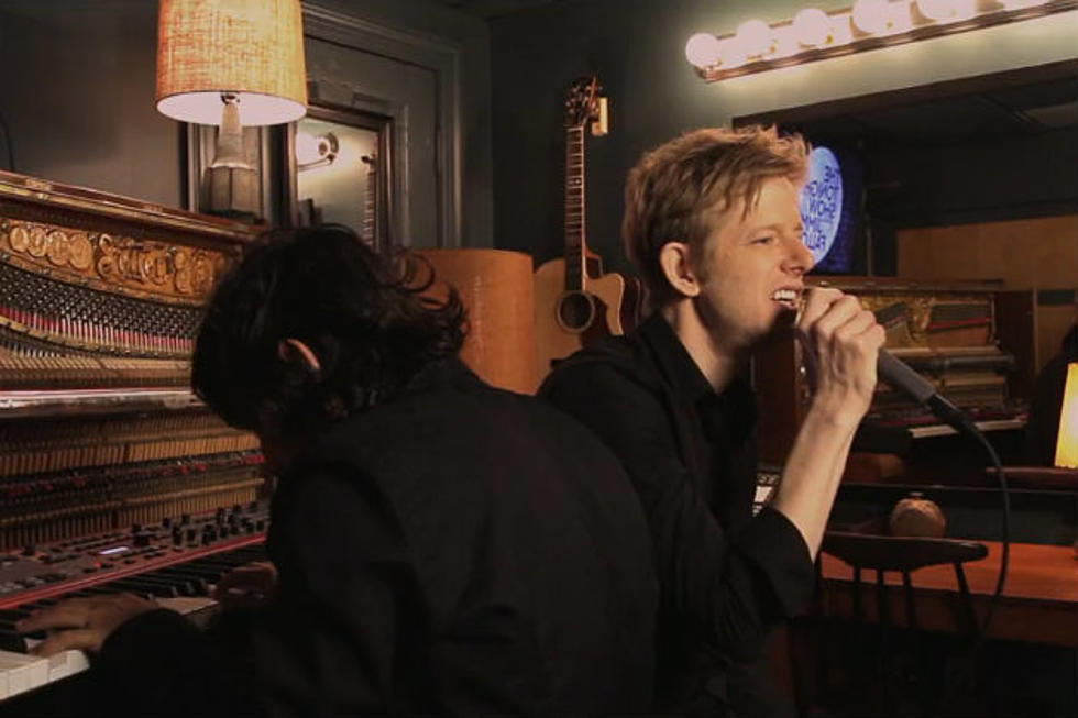 Watch Spoon Perform 'Inside Out' Backstage at 'The Tonight Show'