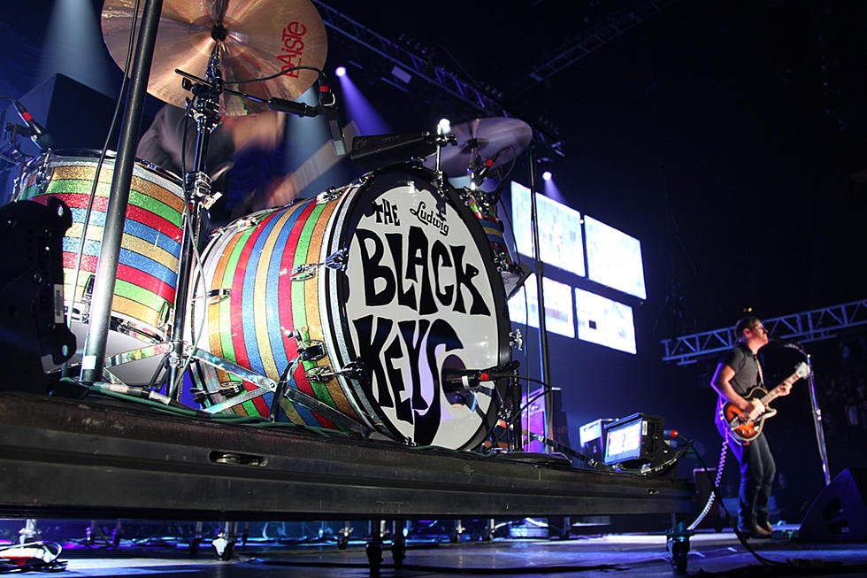 The Black Keys and Cage the Elephant Storm Brooklyn