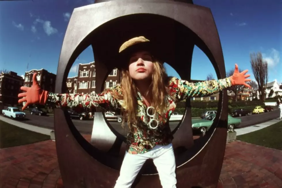 Pearl Jam Buy Andrew Wood’s Mother a New Home