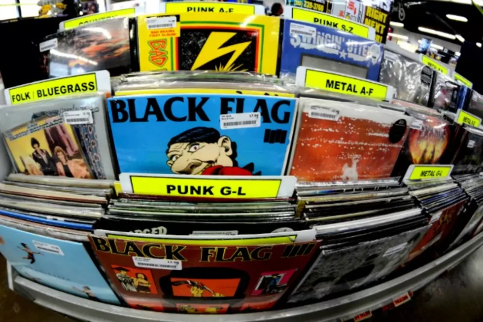 8 Reasons Record Stores Beat Online Services