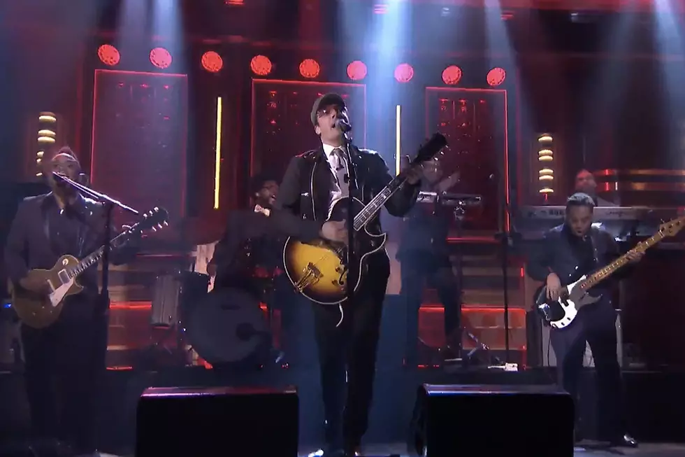 Watch Jimmy Fallon Perform 'Desire' With the Roots