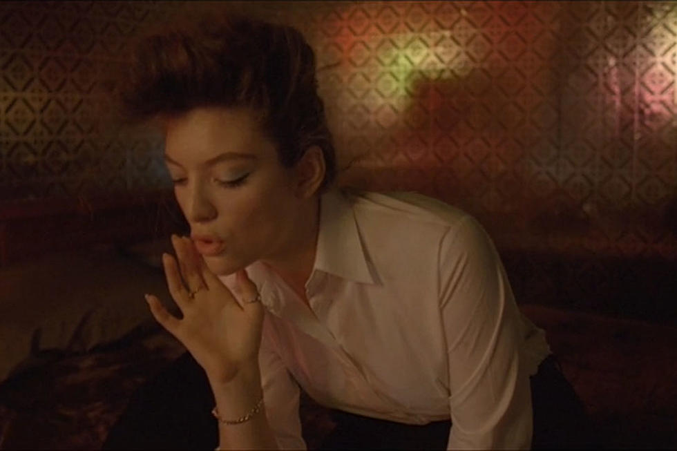 Watch Lorde Bust a Groove In 'Yellow Flicker Beat'