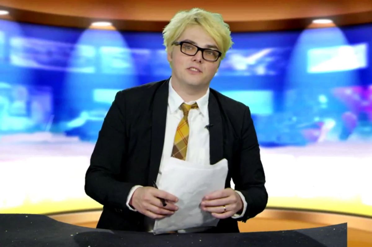Watch Gerard Way Give the 'Weekend Pancake Report'