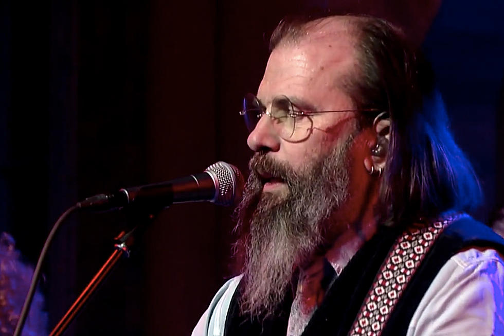 Watch Steve Earle and the Dukes Perform On 'Letterman'