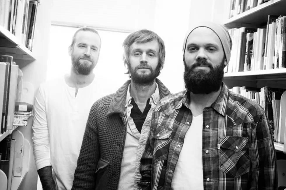 Exclusive Premiere: Fort Frances, &#8216;These Are the Mountains Moving&#8217;