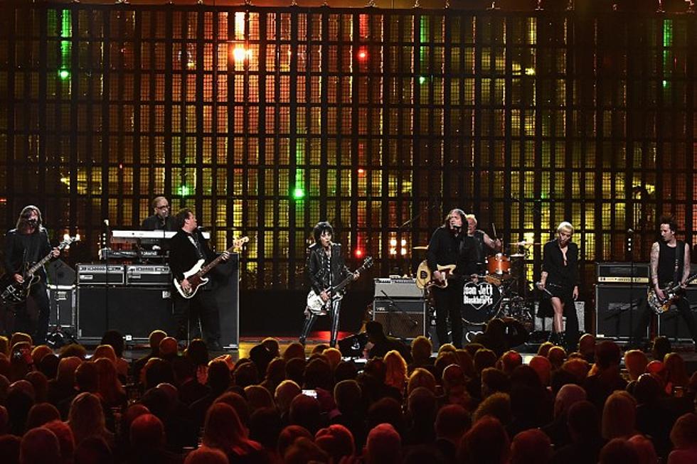 Joan Jett Kicks Off 2015 Rock and Roll Hall of Fame Ceremony with Dave Grohl + Miley Cyrus